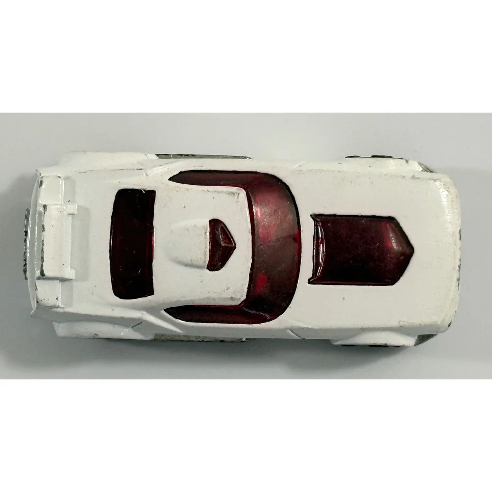 Hot Wheels Fast‎ Fish Toy Car 1:64 White Good Red Windows Fantasy Muscle Car